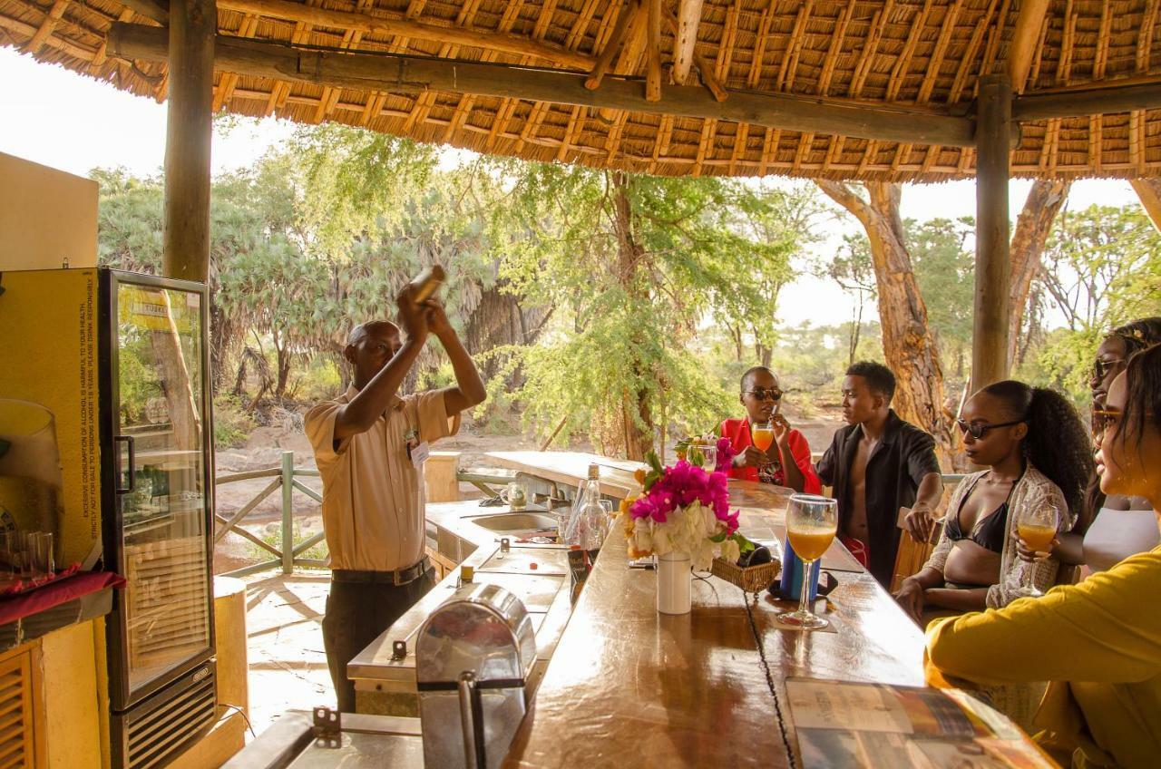Maneaters Villa Tsavo Exterior photo