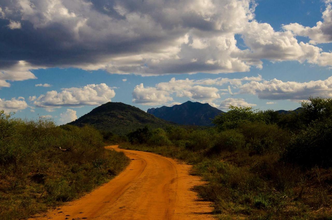 Maneaters Villa Tsavo Exterior photo